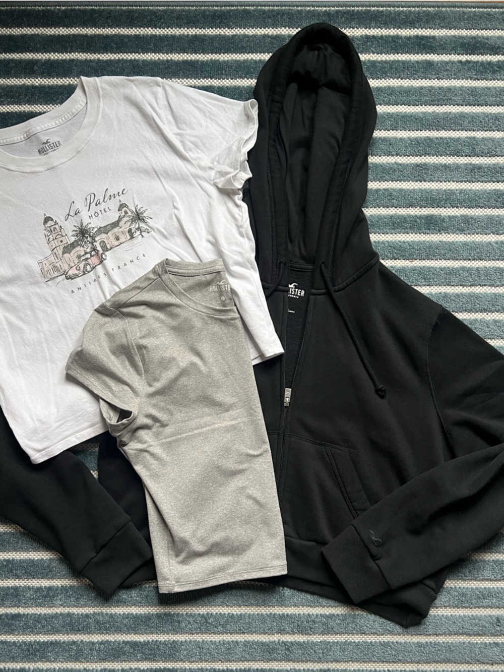 Hollister women’s bundle L/XL
